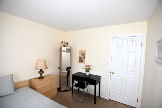 7734 Woodward Avenue 5, Woodridge, IL 60517