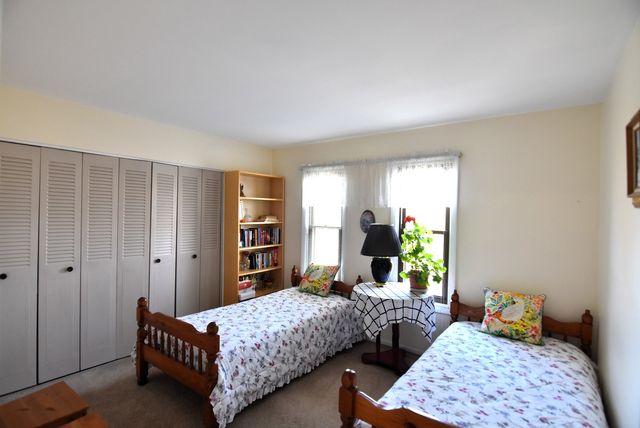 7734 Woodward Avenue 5, Woodridge, IL 60517