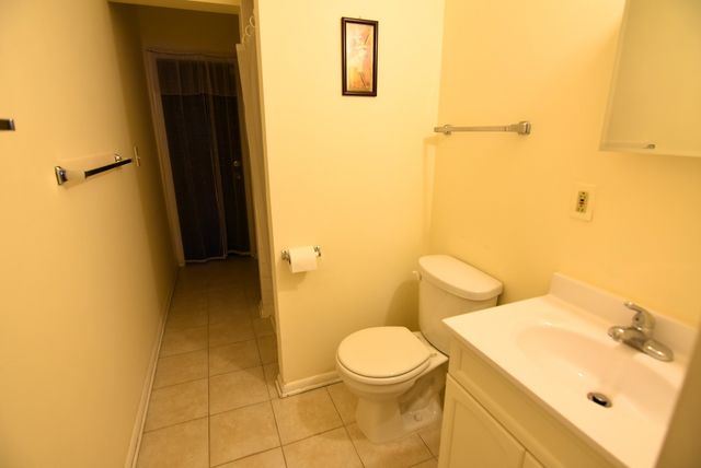 7734 Woodward Avenue 5, Woodridge, IL 60517