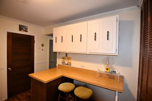 7734 Woodward Avenue 5, Woodridge, IL 60517