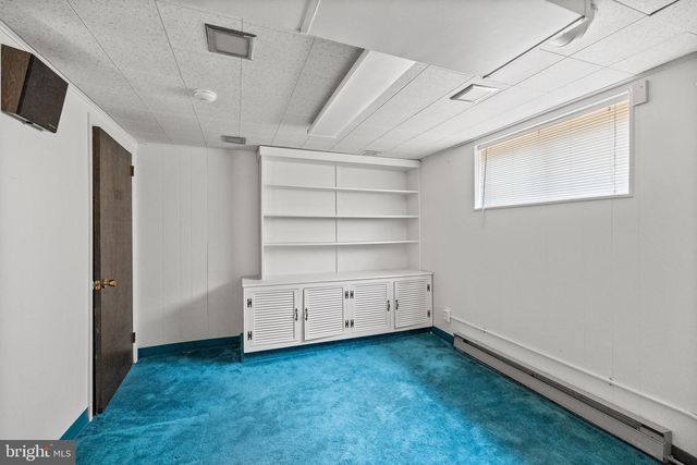 64 WARWICK RD, Stratford, NJ 08084