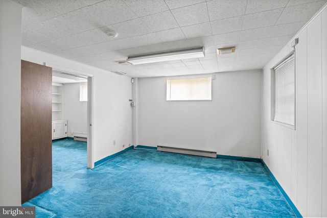 64 WARWICK RD, Stratford, NJ 08084