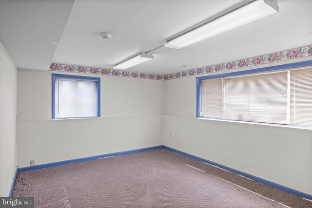 64 WARWICK RD, Stratford, NJ 08084