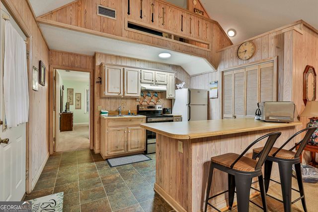 106 Chalet Circle, Pine Mountain, GA 31822