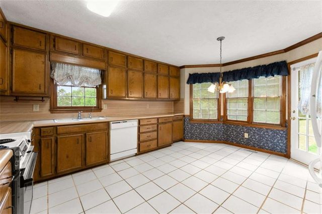 2272 Westridge Drive, Snellville, GA 30078