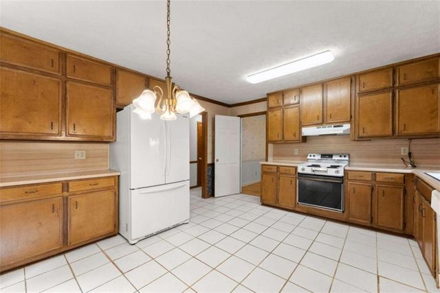 2272 Westridge Drive, Snellville, GA 30078