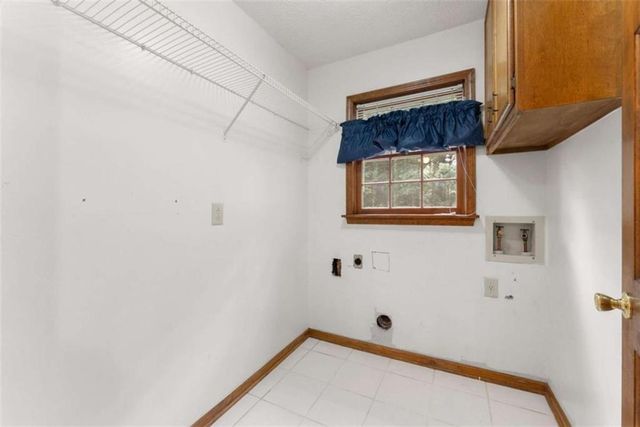 2272 Westridge Drive, Snellville, GA 30078
