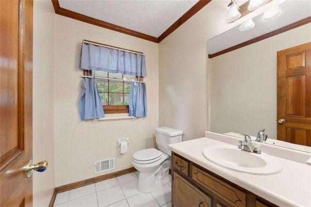 2272 Westridge Drive, Snellville, GA 30078