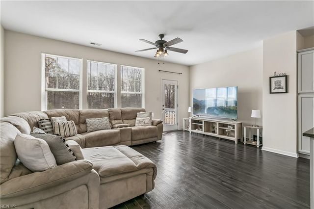 8426 Gayle LN, Toano, VA 23168