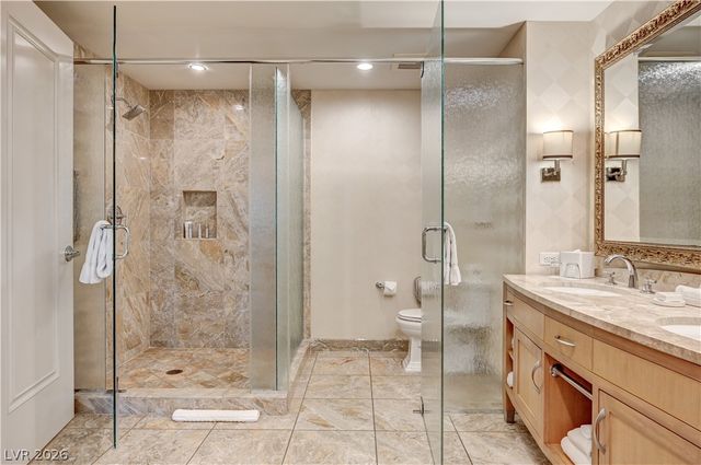 2000 North Fashion Show Drive 5002, Las Vegas, NV 89109