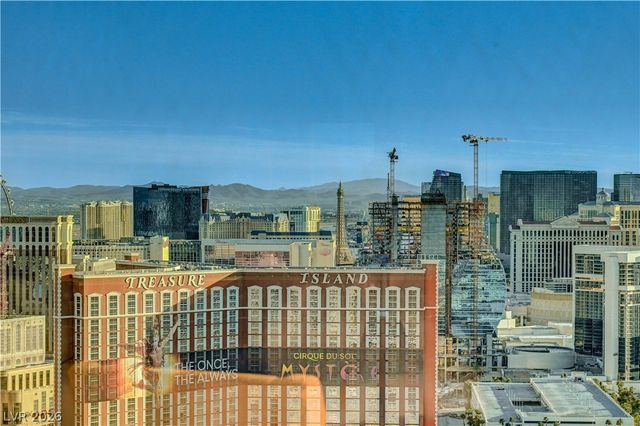 2000 North Fashion Show Drive 5002, Las Vegas, NV 89109