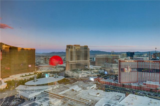 2000 North Fashion Show Drive 5002, Las Vegas, NV 89109