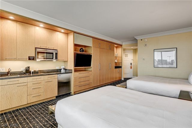 2000 North Fashion Show Drive 5002, Las Vegas, NV 89109