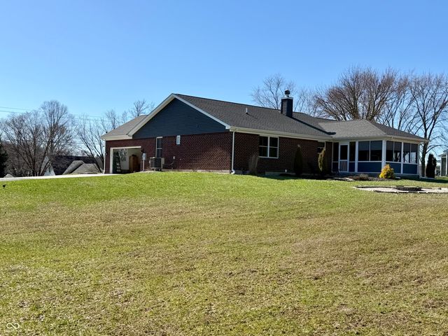 1502 NE Santee Drive, Greensburg, IN 47240