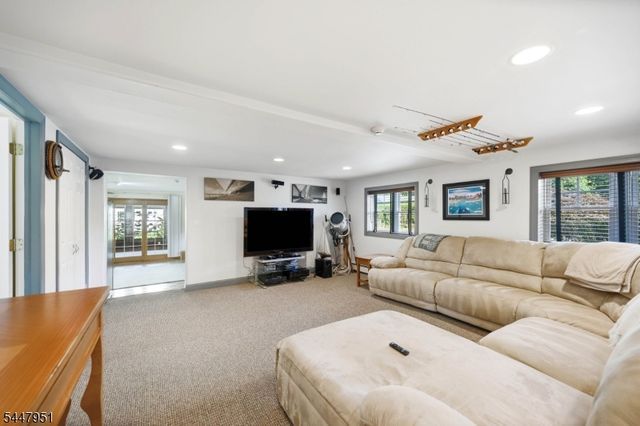 133 Sandra Dr, Parsippany-troy Hills Twp., NJ 07054