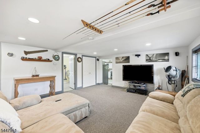 133 Sandra Dr, Parsippany-troy Hills Twp., NJ 07054