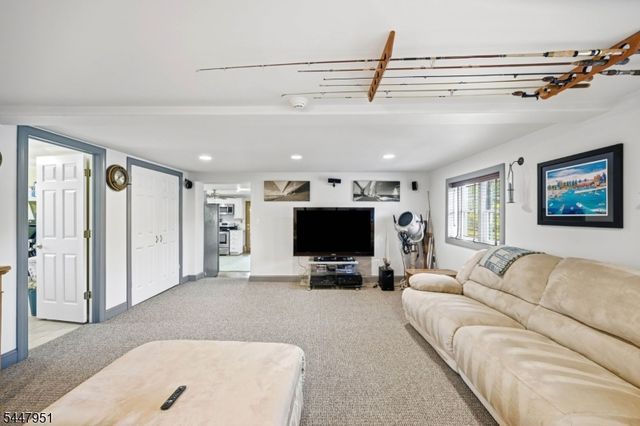 133 Sandra Dr, Parsippany-troy Hills Twp., NJ 07054