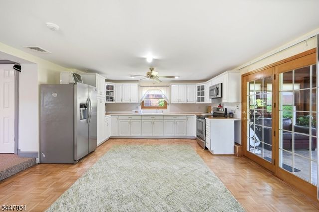 133 Sandra Dr, Parsippany-troy Hills Twp., NJ 07054