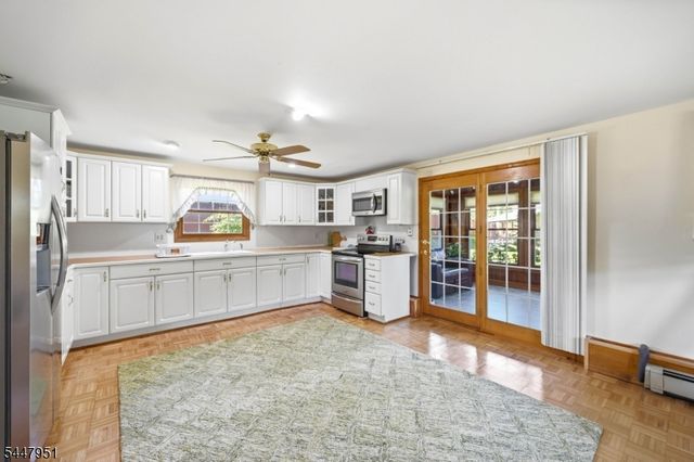 133 Sandra Dr, Parsippany-troy Hills Twp., NJ 07054