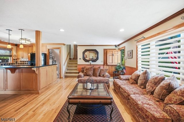 133 Sandra Dr, Parsippany-troy Hills Twp., NJ 07054