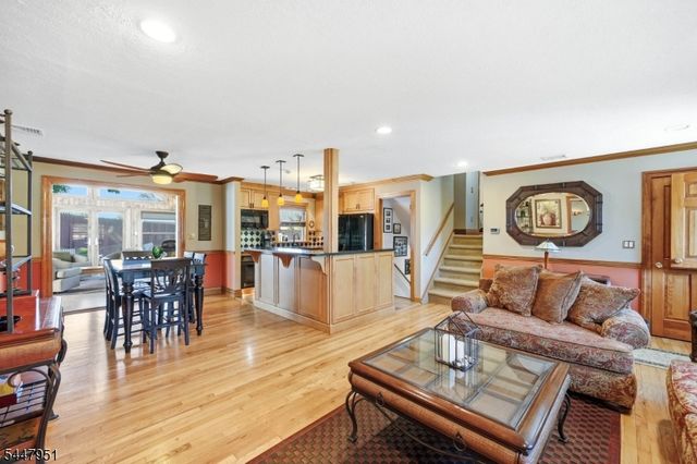133 Sandra Dr, Parsippany-troy Hills Twp., NJ 07054