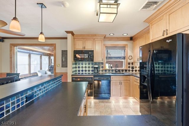 133 Sandra Dr, Parsippany-troy Hills Twp., NJ 07054