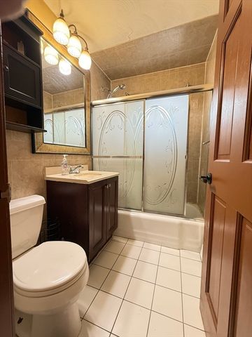 215 Washington Ave 9, Chelsea, MA 02150