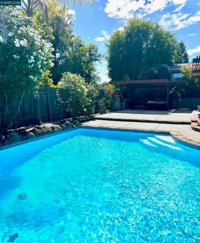 1736 Silverwood Dr, Martinez, CA 94553