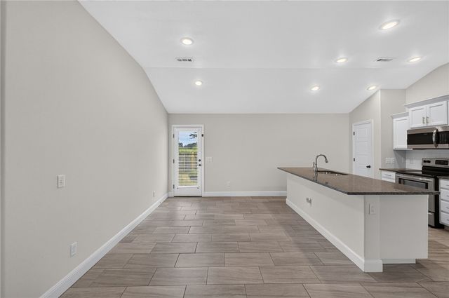 709 NW 63rd Avenue, Bentonville, AR 72713