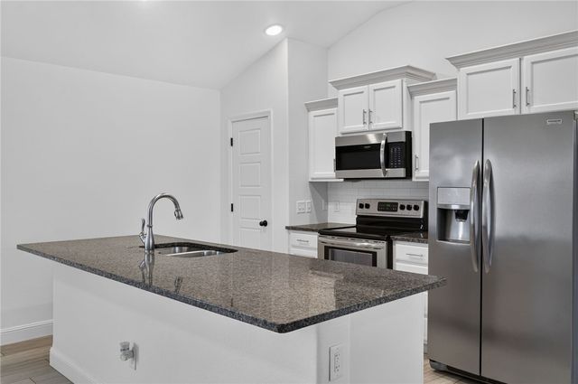 709 NW 63rd Avenue, Bentonville, AR 72713