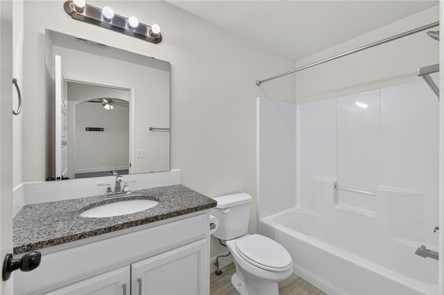 709 NW 63rd Avenue, Bentonville, AR 72713