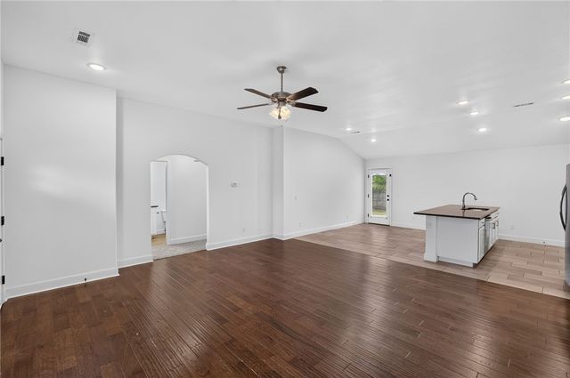 709 NW 63rd Avenue, Bentonville, AR 72713