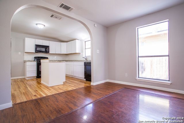 3735 COMMERCIAL AVE, San Antonio, TX 78221