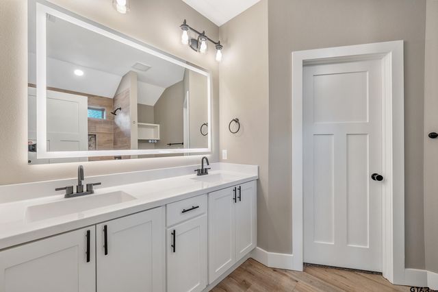 16418 Crossing Circle, Lindale, TX 75771