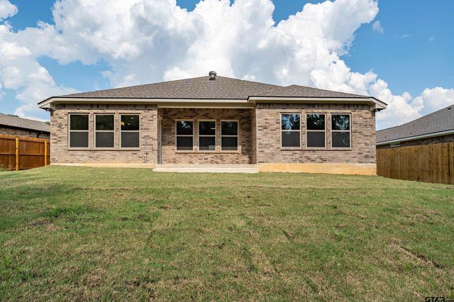 16418 Crossing Circle, Lindale, TX 75771