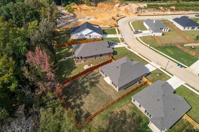 16418 Crossing Circle, Lindale, TX 75771