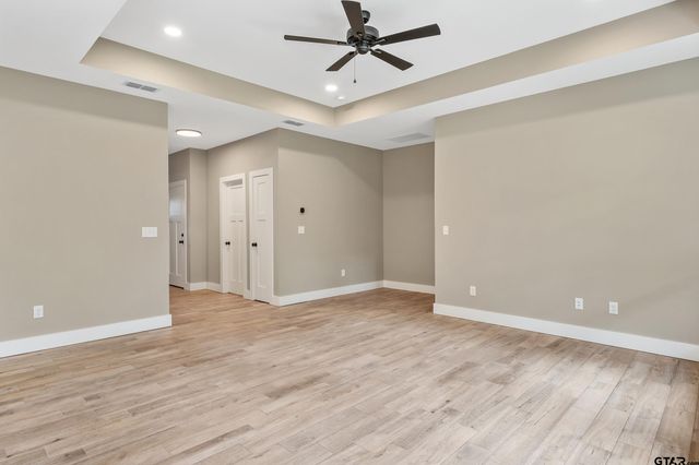 16418 Crossing Circle, Lindale, TX 75771