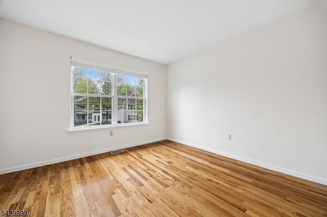 35 Maple Ln, Mount Arlington Boro, NJ 07856