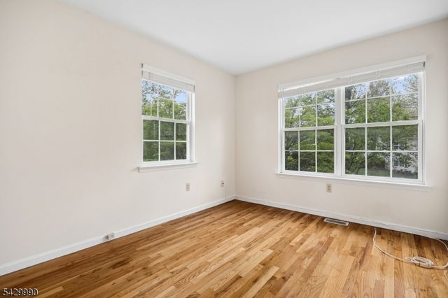 35 Maple Ln, Mount Arlington Boro, NJ 07856