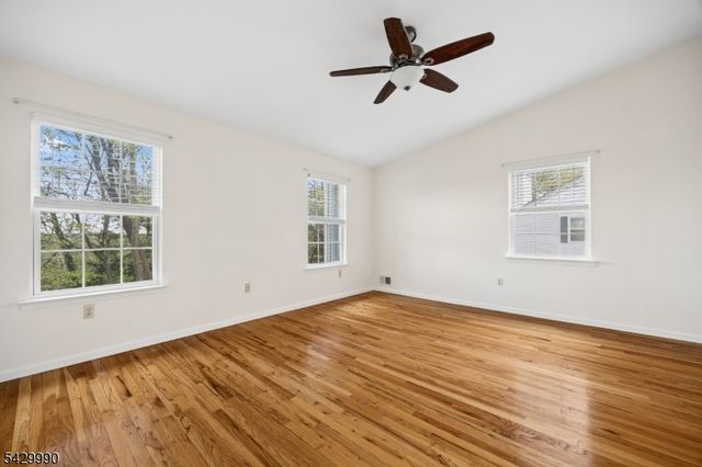 35 Maple Ln, Mount Arlington Boro, NJ 07856