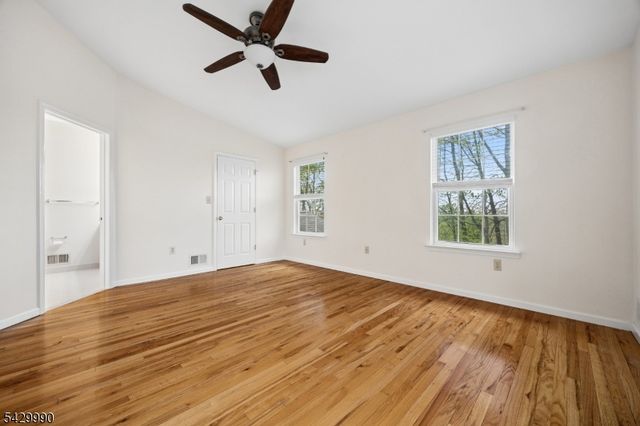 35 Maple Ln, Mount Arlington Boro, NJ 07856