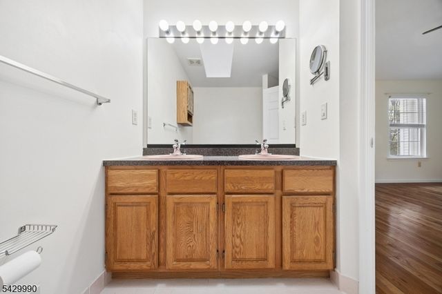 35 Maple Ln, Mount Arlington Boro, NJ 07856
