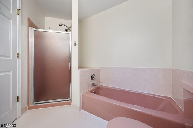35 Maple Ln, Mount Arlington Boro, NJ 07856