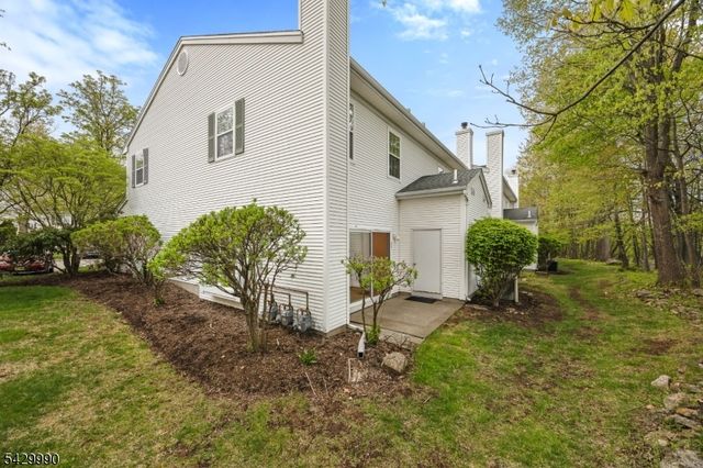 35 Maple Ln, Mount Arlington Boro, NJ 07856