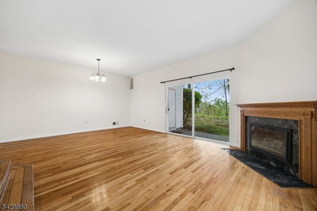 35 Maple Ln, Mount Arlington Boro, NJ 07856