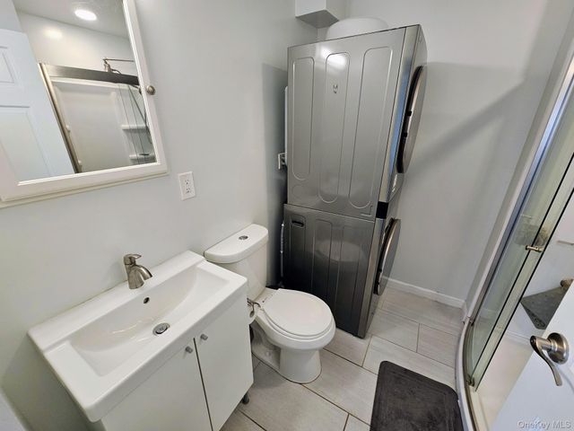 27 Spruce Street, Hicksville, NY 11801