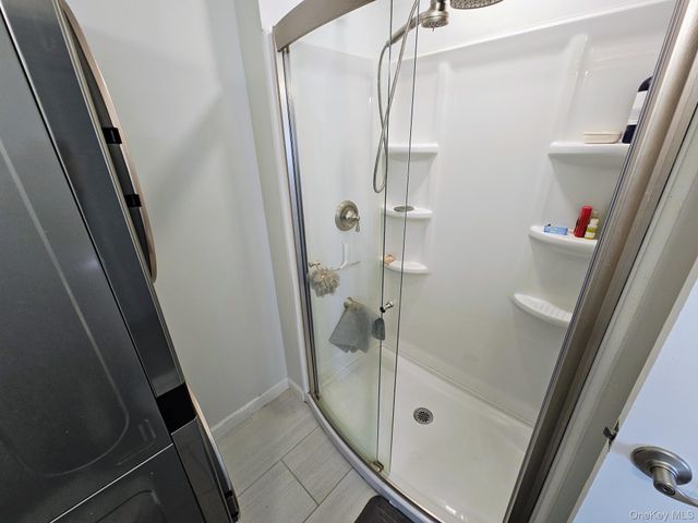 27 Spruce Street, Hicksville, NY 11801