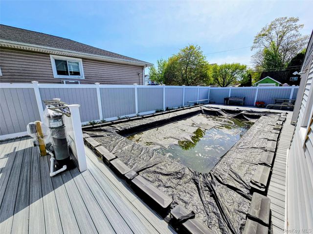 27 Spruce Street, Hicksville, NY 11801