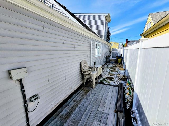 27 Spruce Street, Hicksville, NY 11801