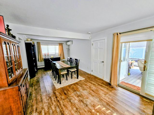 27 Spruce Street, Hicksville, NY 11801